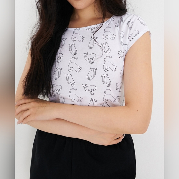 Sinsay White Cuffed Black Cats Outline Graphic Tee NWT XS - Picture 11 of 12